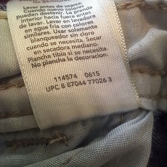 OshKosh B'Gosh Denim Bib Overalls-Size 2T-Pocket-Adjustable Straps-Brooklyn Wash - Picture 11 of 11